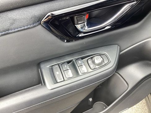 Used 2025 Subaru Forester Limited AWD/4WD image 11