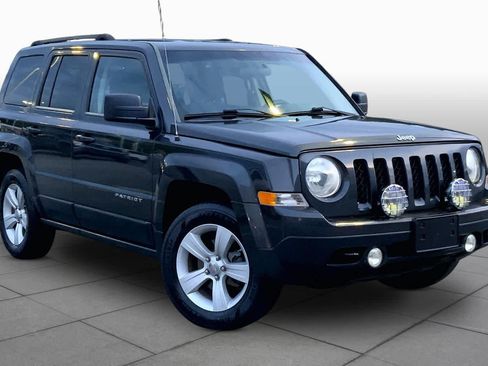 Used 2011 Jeep Patriot Latitude AWD/4WD image 2
