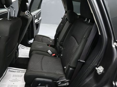 Used 2019 Dodge Journey SE FWD image 13