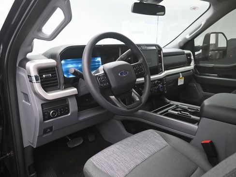 New 2026 Ford F250 XLT w/ XLT Premium Package image 19