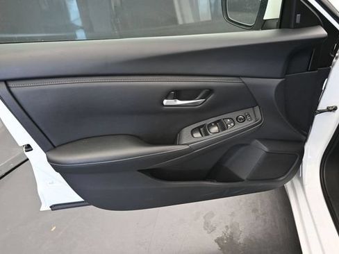 Used 2024 Nissan Sentra SV FWD image 17