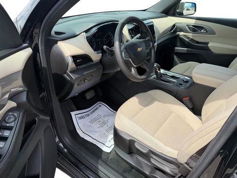 Used 2023 Chevrolet Traverse LS FWD image 11