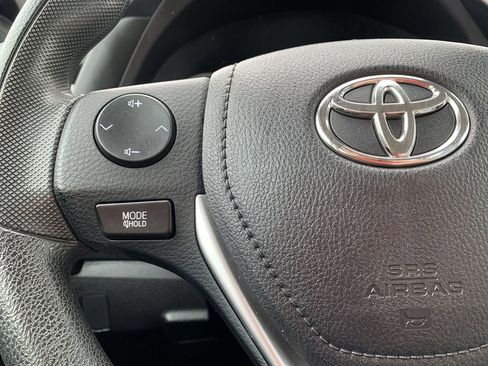 Used 2017 Toyota Corolla LE FWD image 17