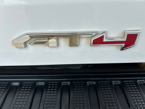 Used 2023 GMC Sierra 1500 AT4 w/ AT4 Premium Package AWD/4WD image 32