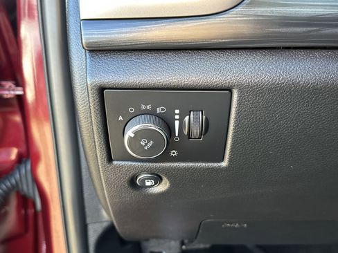 Used 2020 Jeep Grand Cherokee Laredo image 16