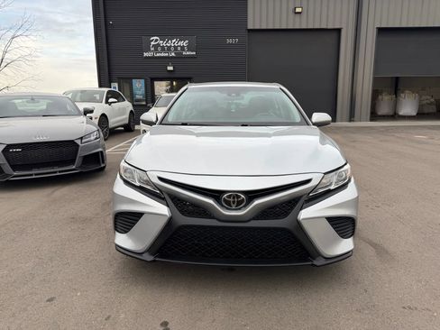 Used 2018 Toyota Camry SE image 2