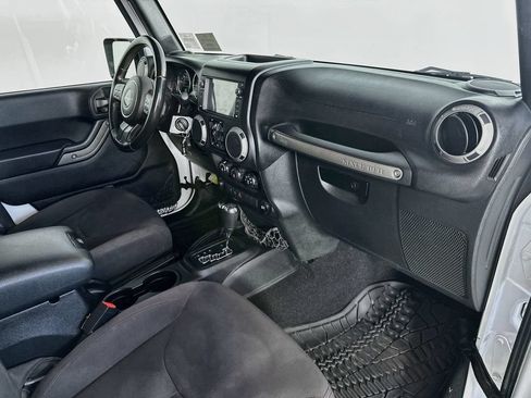 Used 2015 Jeep Wrangler Unlimited Sport w/ Quick Order Package 24S AWD/4WD image 31