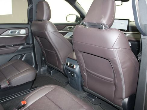 New 2026 Ford Explorer Platinum RWD image 33