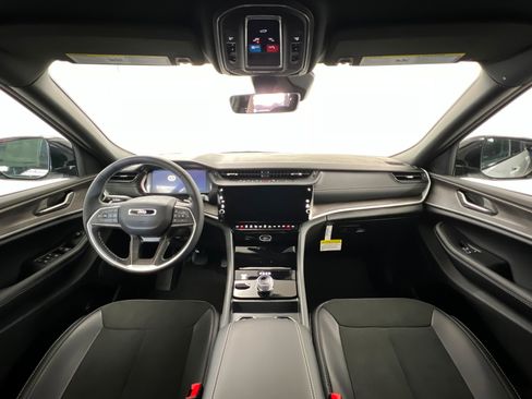 New 2026 Jeep Grand Cherokee Altitude AWD/4WD image 9