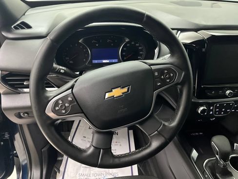 Used 2023 Chevrolet Traverse LT FWD image 16