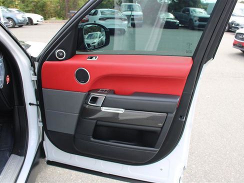 Used 2019 Land Rover Range Rover Sport SVR image 18