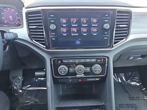 Used 2022 Volkswagen Atlas Cross Sport SE AWD/4WD image 20