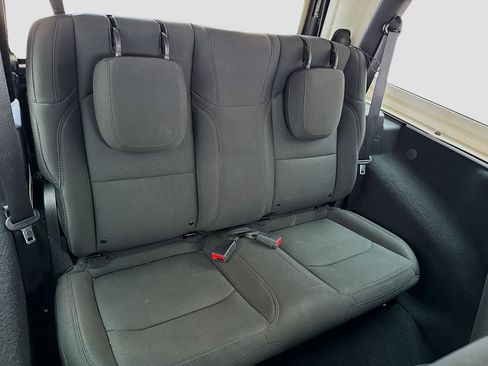 Used 2020 Jeep Wrangler Sport image 17