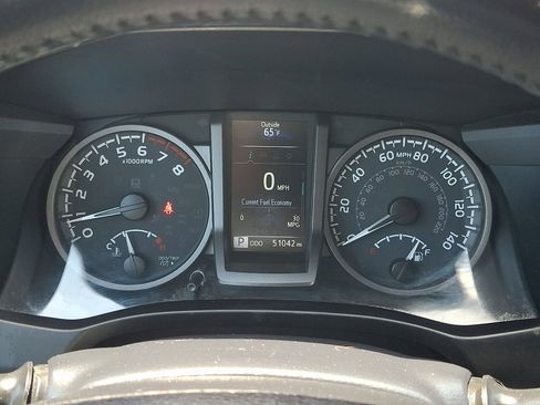Used 2022 Toyota Tacoma TRD Off-Road AWD/4WD image 26