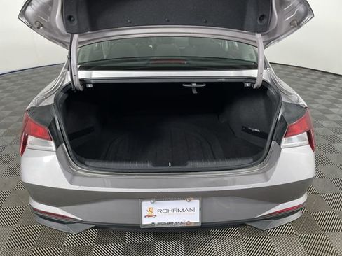 Used 2023 Hyundai Elantra SE w/ Preferred Accessory Package image 39