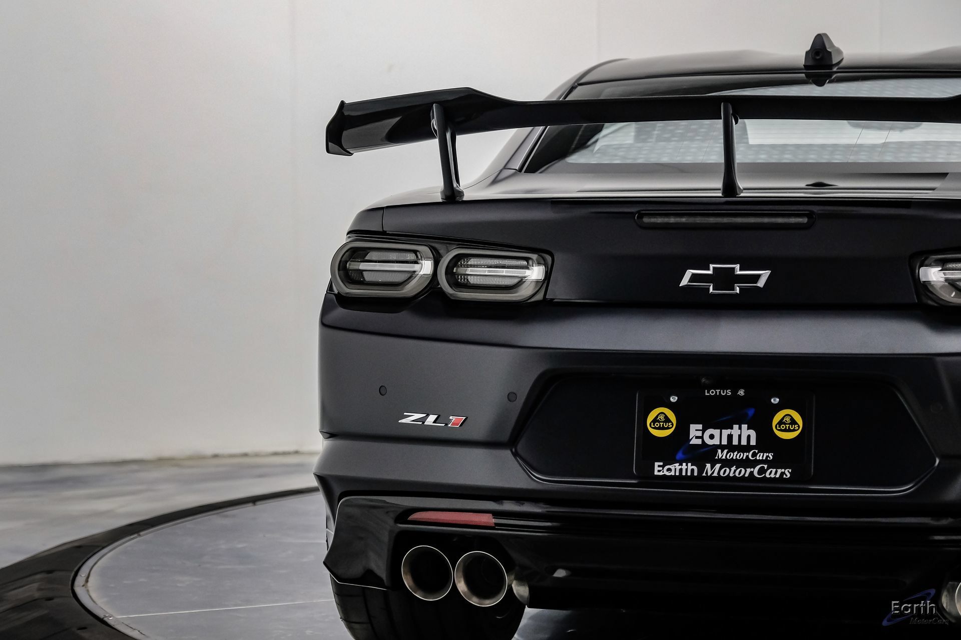 Used 2024 Chevrolet Camaro ZL1 RWD image 17
