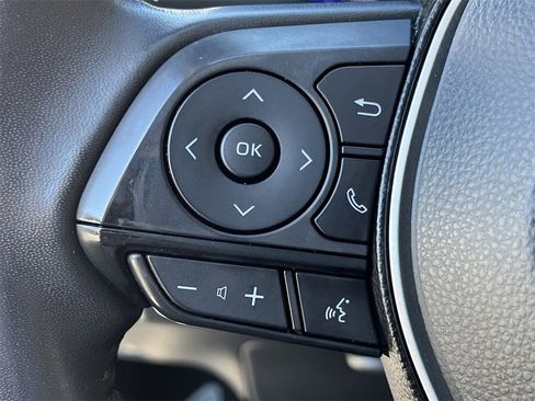 Used 2021 Toyota Corolla XLE image 19