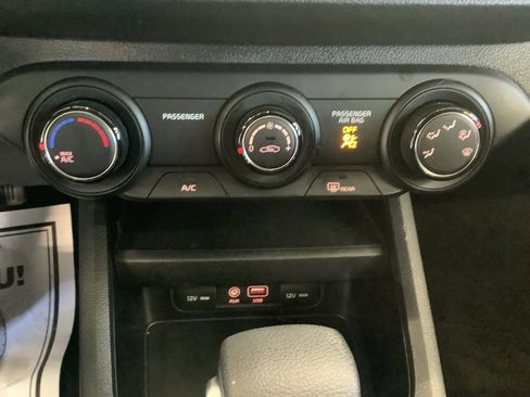 Certified 2020 Kia Forte LXS FWD image 9
