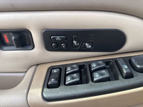 Used 2006 GMC Sierra 1500 Denali w/ Onstar Plus Package image 11