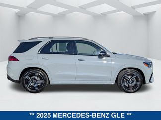 Used 2025 Mercedes-Benz GLE 450 4MATIC video 3