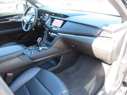 Certified 2025 Cadillac XT5 Premium Luxury image 12