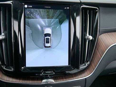 Certified 2023 Volvo XC60 T8 Ultimate w/ Climate Package AWD/4WD image 31