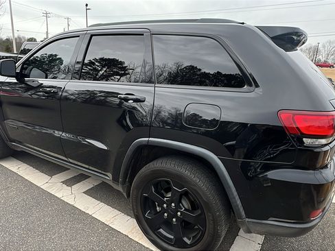 Used 2018 Jeep Grand Cherokee Laredo image 10
