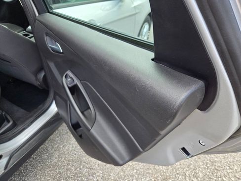 Used 2014 Ford Focus SE FWD image 29
