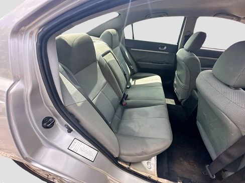 Used 2011 Mitsubishi Galant FWD image 25