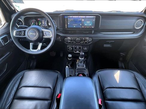 Used 2024 Jeep Wrangler High Altitude AWD/4WD image 21