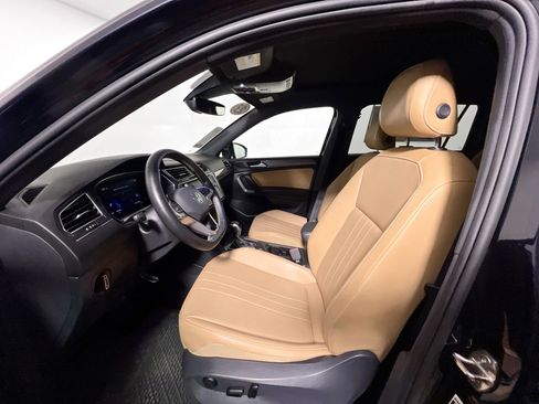 Used 2023 Volkswagen Tiguan SE image 14