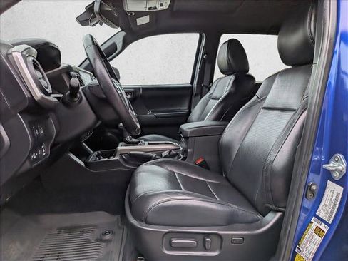 Used 2022 Toyota Tacoma Limited AWD/4WD image 22