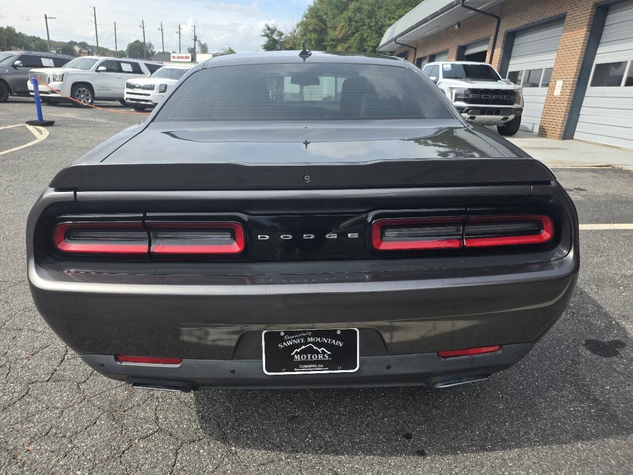 Used 2015 Dodge Challenger SXT Plus RWD image 5