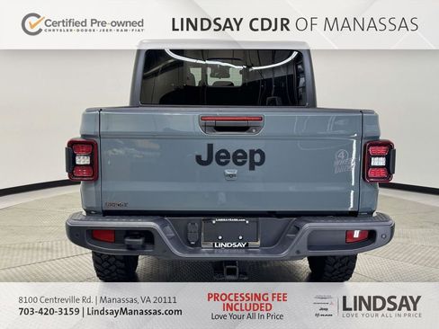 Used 2024 Jeep Gladiator Sport AWD/4WD image 8