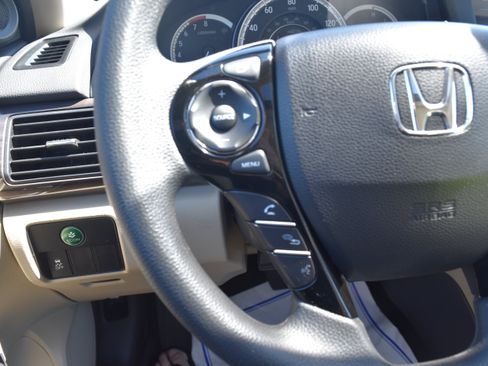Certified 2017 Honda Accord EX image 19