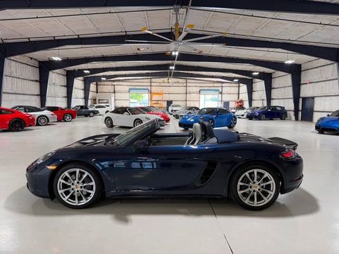 Used 2018 Porsche 718 Boxster RWD image 95