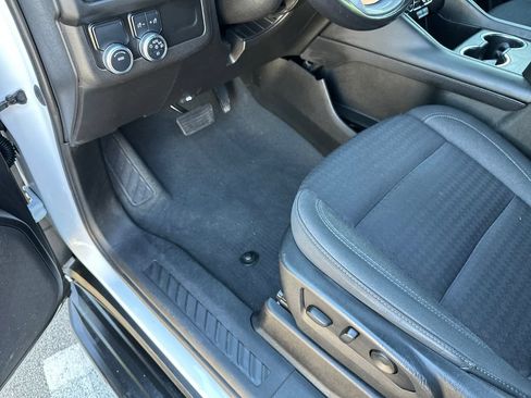 Used 2023 GMC Yukon XL SLE w/ Gmc Pro Safety Plus Package RWD image 23