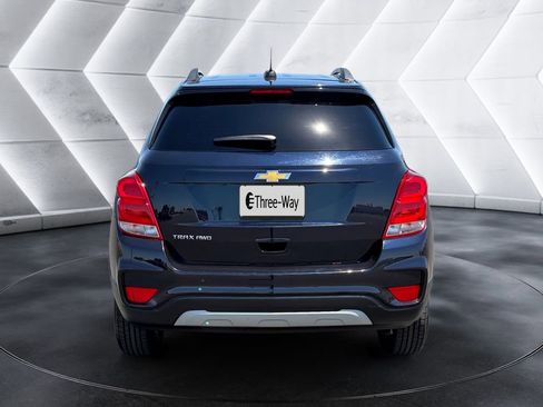 Certified 2022 Chevrolet Trax LT w/ LT Convenience Package AWD/4WD image 4