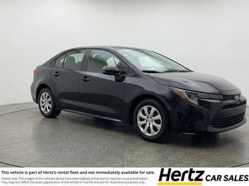Used 2025 Toyota Corolla LE FWD image 1