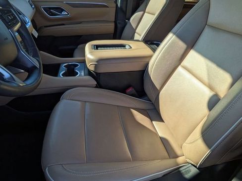 Used 2023 Chevrolet Tahoe Premier w/ Premium Package image 15