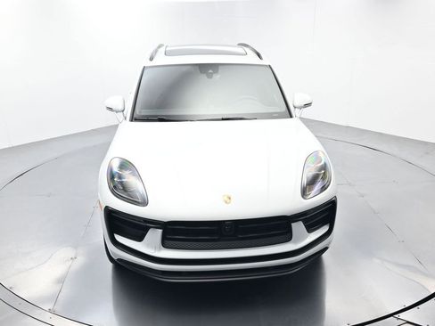 Certified 2025 Porsche Macan Turbo AWD/4WD image 46