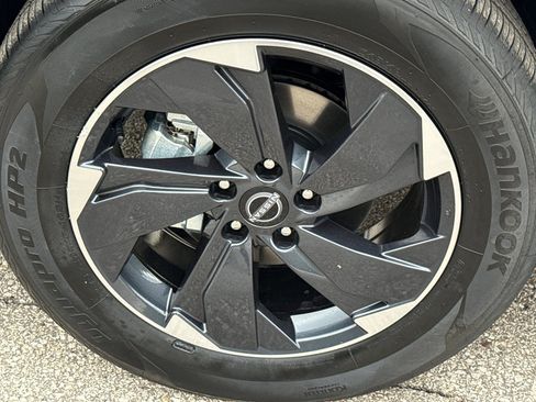 New 2026 Nissan Rogue SV w/ SV Premium Package image 9