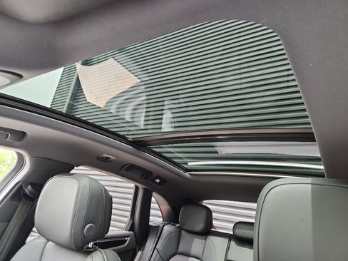 New 2026 Porsche Macan image 39