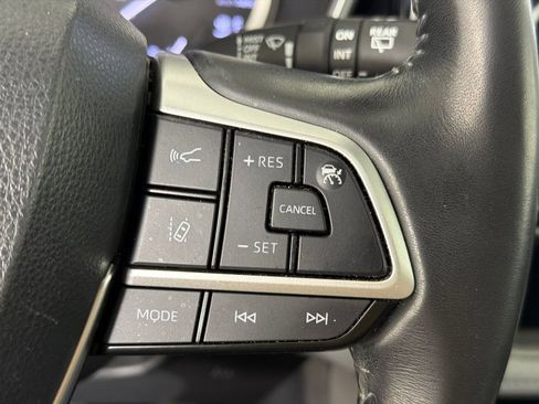 Used 2024 Toyota Highlander XLE image 27