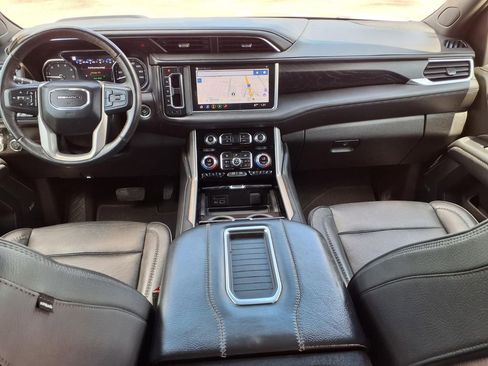 Used 2021 GMC Yukon XL Denali image 19