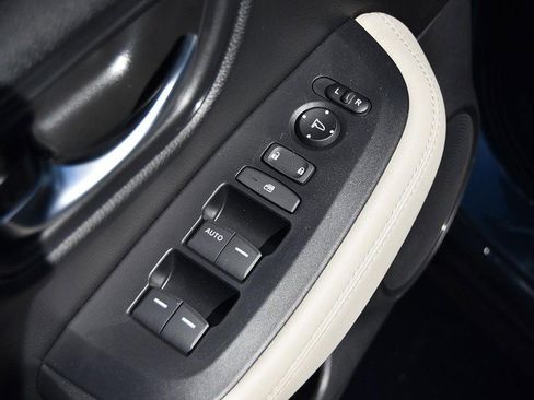 New 2026 Honda HR-V LX image 8