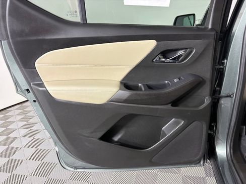 Used 2022 Chevrolet Traverse LT AWD/4WD image 44