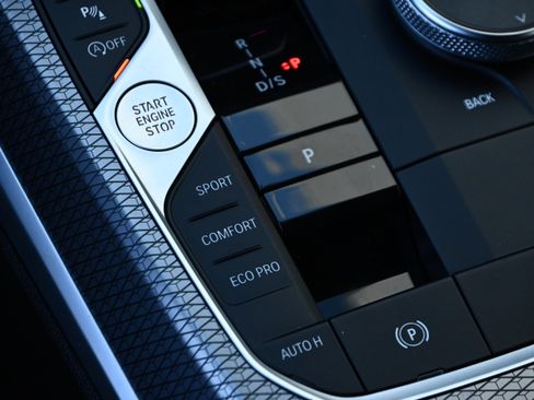 Certified 2024 BMW 330i 330i w/ M Sport Package image 20