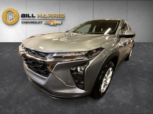 New 2026 Chevrolet Trax LS w/ LS Convenience Package FWD image 1