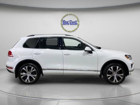 Used 2017 Volkswagen Touareg Wolfsburg Edition AWD/4WD image 6